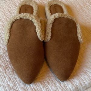 NWOT- Splendid Brown Shearling/sherpa Trim Mules. Open back. Wms 8.5. Brand new!